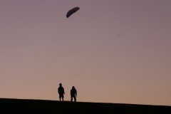 Drachen steigen lassen beliebtester Ferienhof Deutschland S-H SH Schleswig-Holstein 2021 Ferienwohnungen Ponys Esel Hühner Kinderbauernhof Familienferien auf dem Land Nordseeküste Friedrichskoog Dithmarschen Büsum Nordfriesland St. Peter-Ording Familienbauernhof Nordsee Ferienhof Wittmaack Urlaub auf dem Bauernhof
